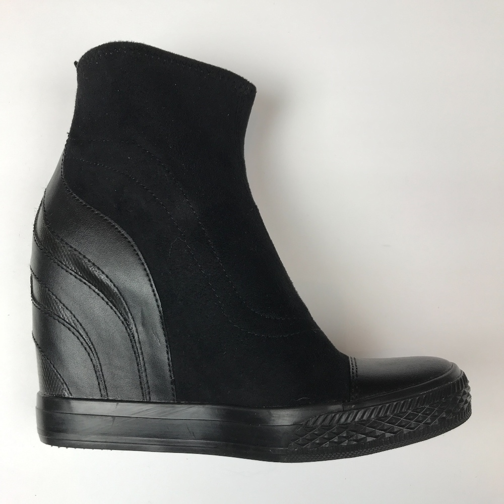 DKNY Hidden Wedge Sneaker 6.5 Never Worn